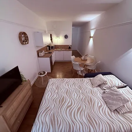 Appartement Vue Avec Terrasse Et Piscine